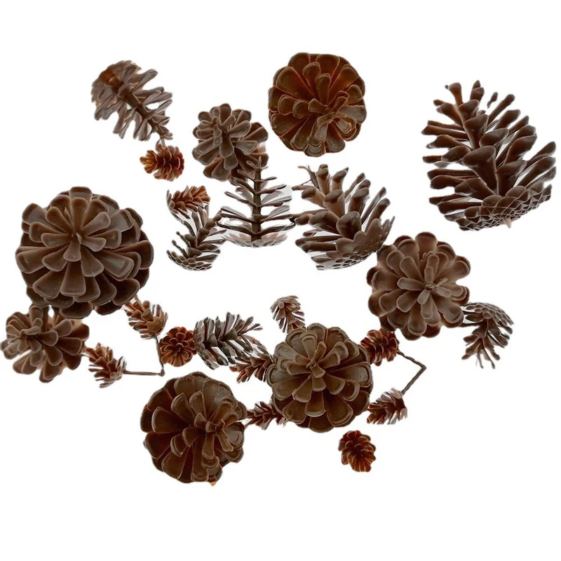 Dekorative Kiefernnadel-Figuren Brehn