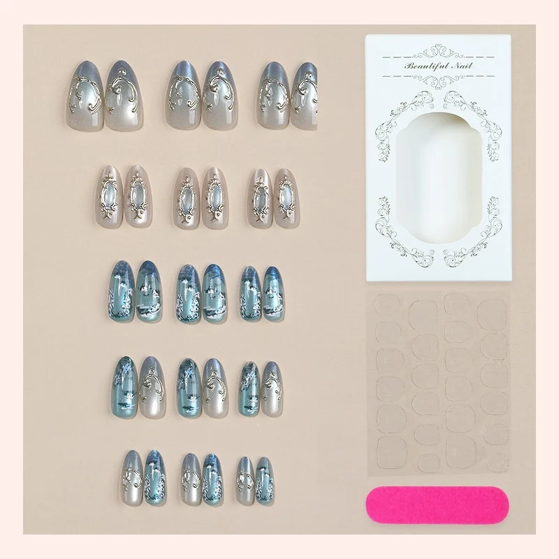 Luxus Kunstnagelset mit eleganten Glitzer- und 3D-Elementen Brehn