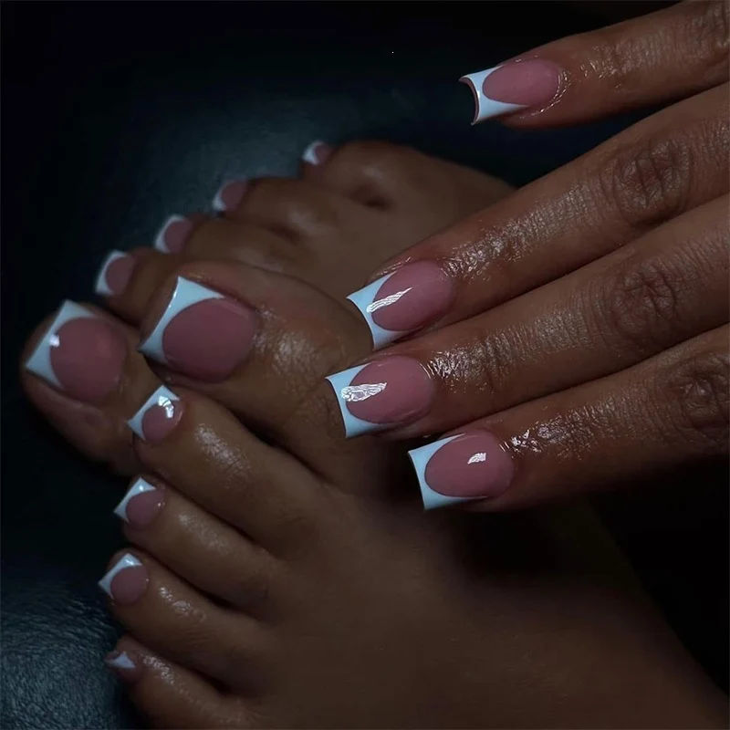 Kunstnail Set mit eleganten French-Spitzen Brehn