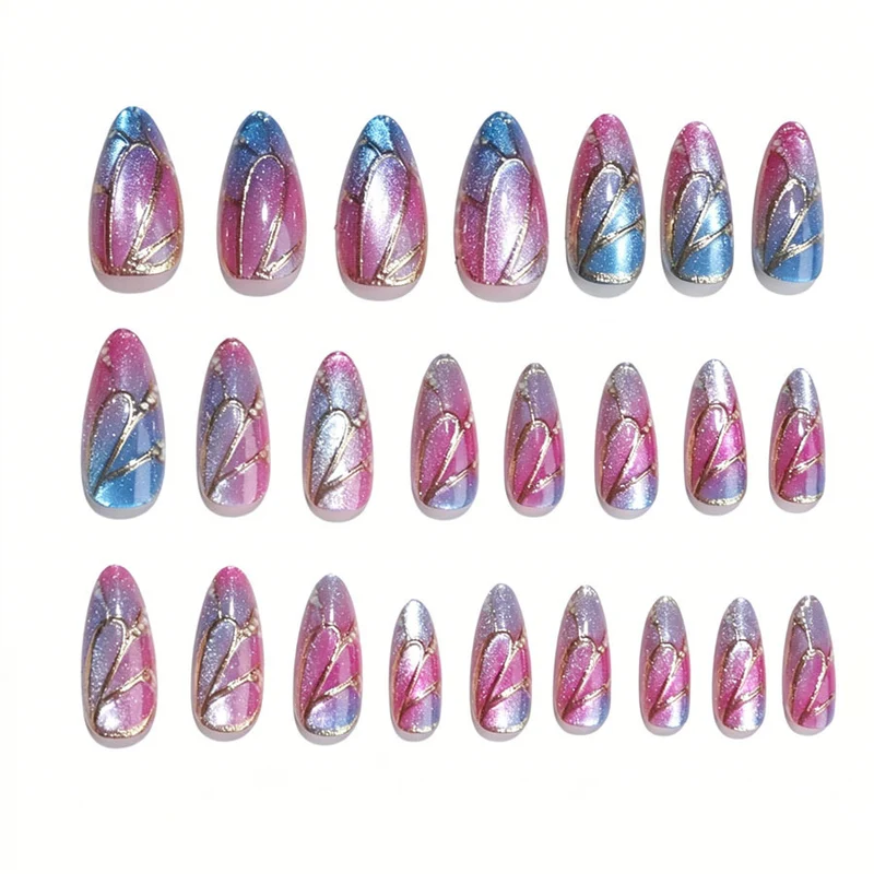 Kunstnagelset mit schimmernden Farbverläufen und eleganten 3D-Details Brehn