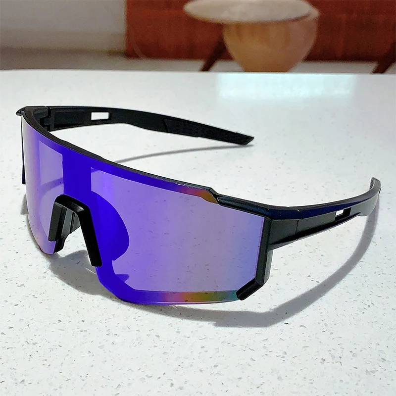 Unisex nan Sport Shield Sonnenbrille mit durchgehender verspiegelter Linse und verstellbarem Nasensteg Skanto