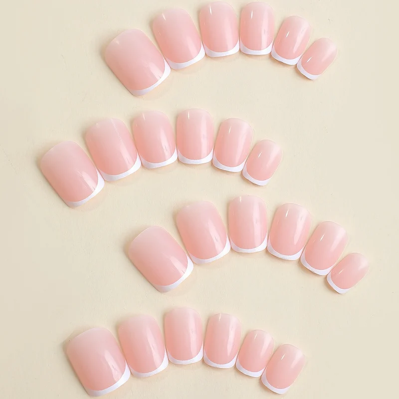 Kunstnagelset mit kreativen Tier- und Glitzerdetails Brehn
