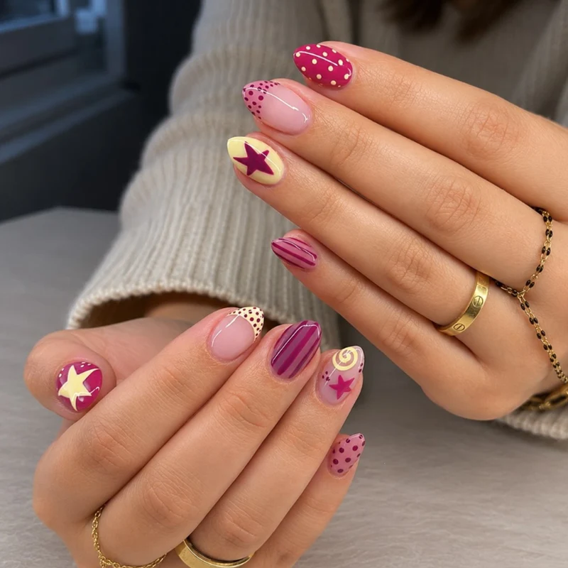 Kunstnagelset mit kreativen Stern- und Spiral-Motiven Brehn