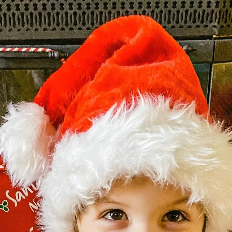 Weihnachtsmütze mit luxuriösem Kunstfellrand