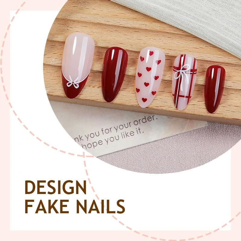 Kunstnagelset mit romantischen Herzdesigns Brehn