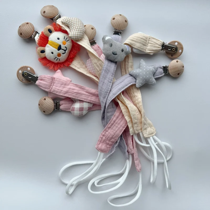 Holzclip Fuchs Plüsch Schnullerhalter mit geknotetem Musselinstreifen