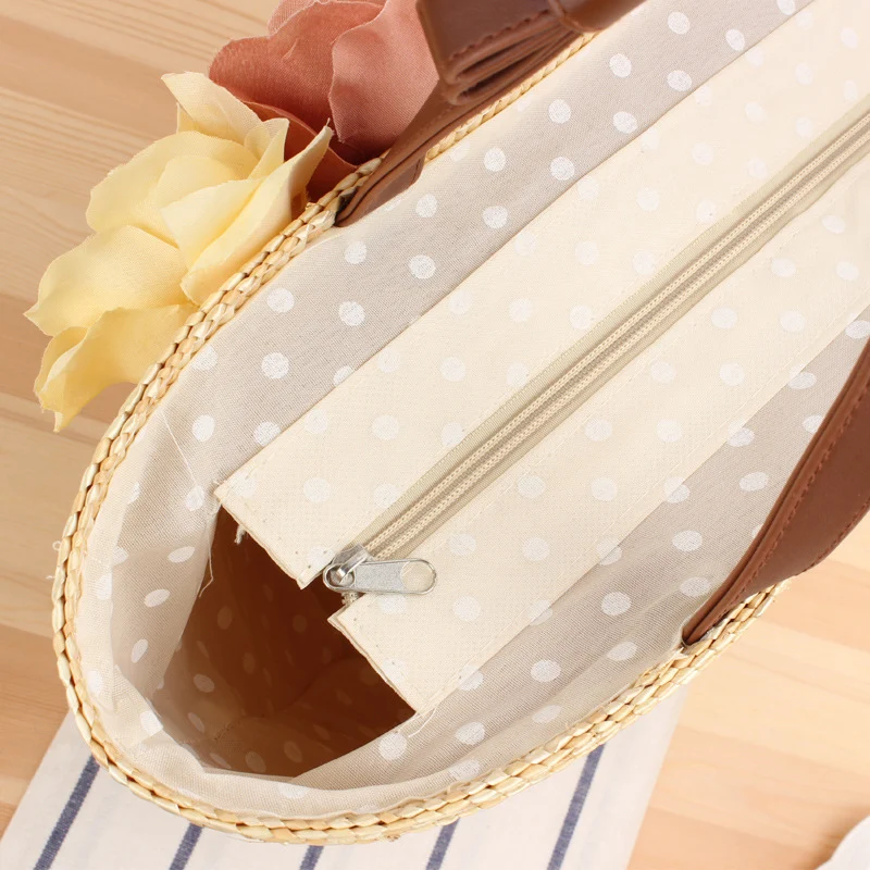 Strandtasche mit floralen Verzierungen und stilvollem Schultergurt Skanto