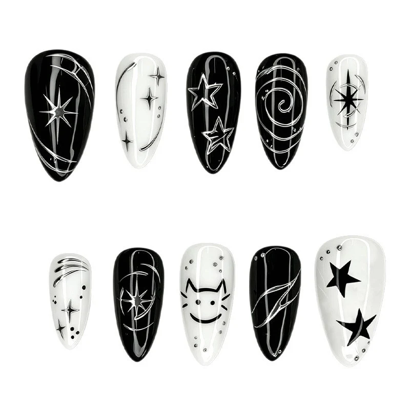 Kunstnagelset mit kreativen star-motiven und glitzernden Akzenten Brehn