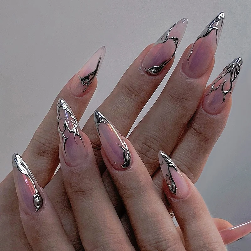 Kunstnagelset mit kreativen marmorierten Designs Brehn
