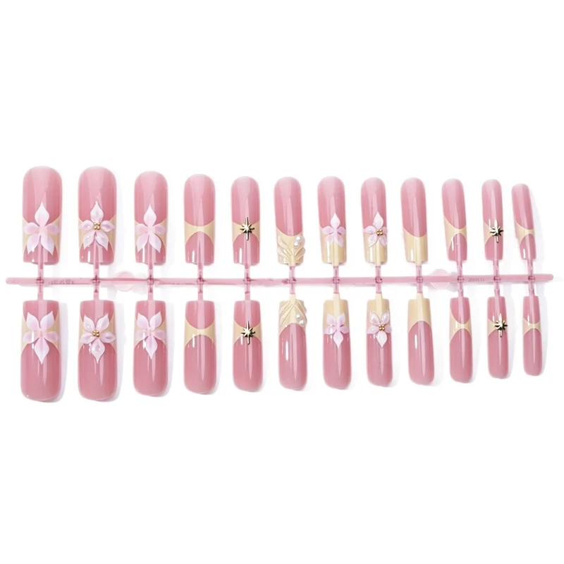Kunstnagelset mit zarten Blüten- und Glitzerelementen Brehn