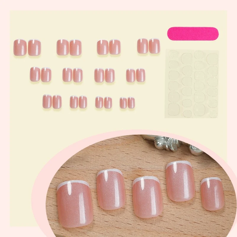 Kunstnagelset mit zartem Rosé-Finish Brehn