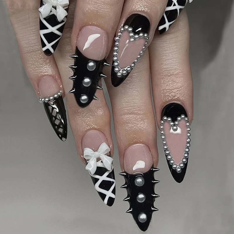 Kunstnagelset mit kreativen, glitzernden Akzenten Brehn