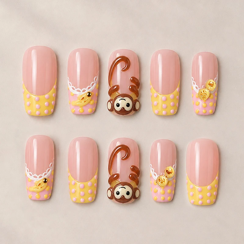 Kunstnagelset mit verspielten Tiermotiven und eleganten Verzierungen Brehn