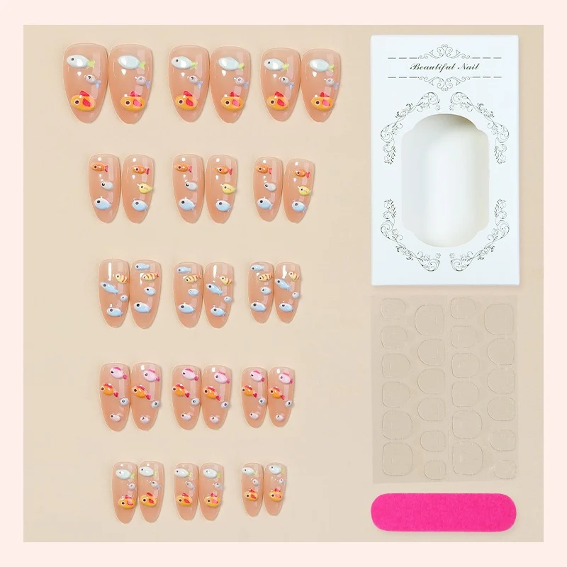 Kunstnagelset mit verspielten Fischmotiven Brehn