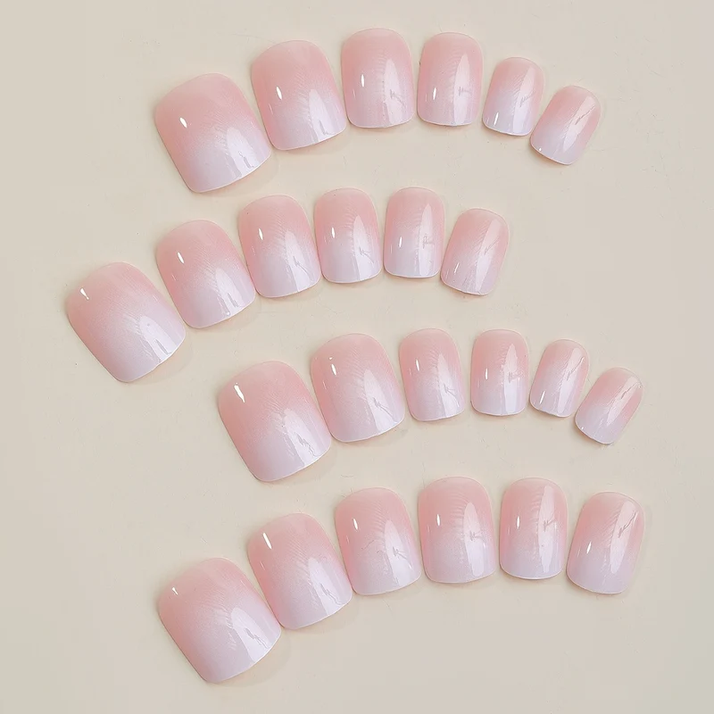 Kunstnagelset mit natürlichem Look und Hochglanz Brehn