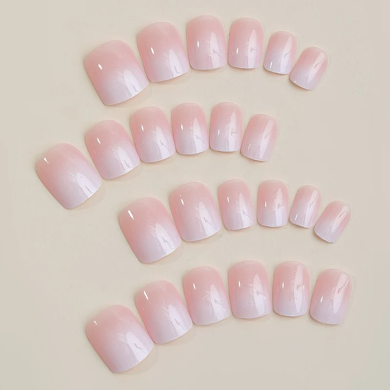 Kunstnagelset mit natürlichem Look und Hochglanz Brehn