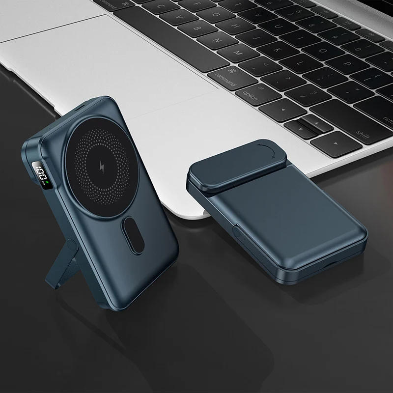 Tragbare Powerbank mit integrierter Standfunktion und digitaler Ladestatusanzeige Skanto