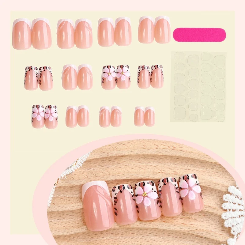 Kunstnagelset mit kreativen floralen und Leopardenmotiven Brehn
