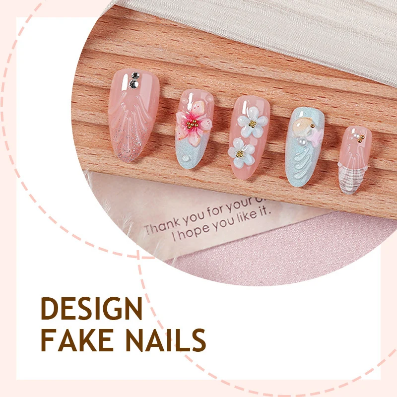 Kunstnagelset mit kreativen floralen Designs Brehn