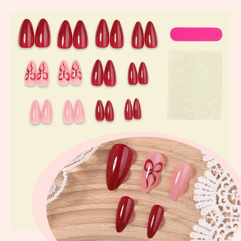Kunstnagelset mit luxuriösen tiefroten und blassen Rosétönen Brehn