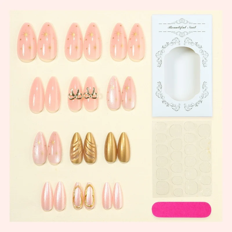 Kunstnagelset mit luxuriösen Designs und glamourösen Akzenten Brehn