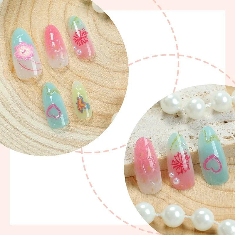 Kunstnagelset mit maritimen Motiven und bunten Akzenten Brehn