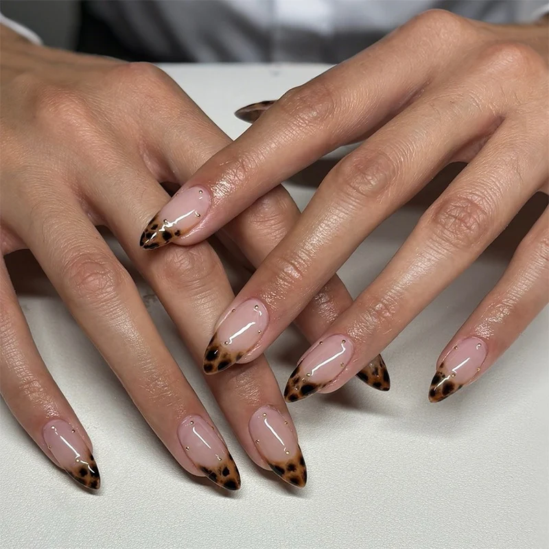 Kunstnagelset mit trendigem Leopardenmuster Brehn
