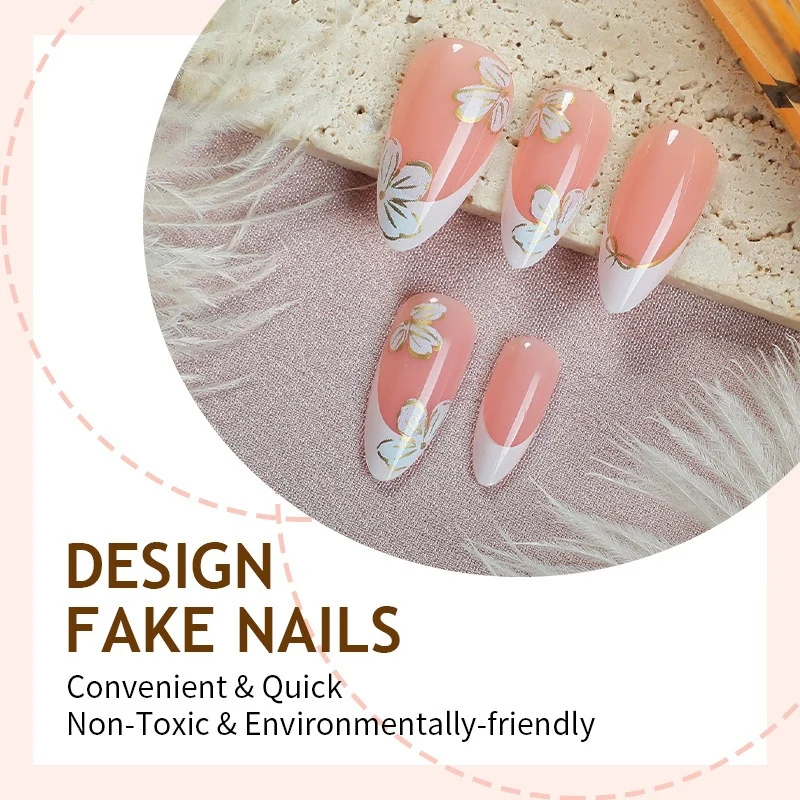 Kunstnagelset mit stylischen Blumen- und französischen Spitzen Designs Brehn