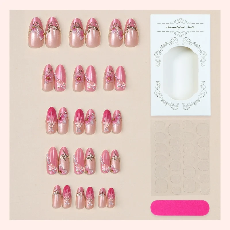 Kunstnagelset mit floralen 3D-Designs und eleganten Glanz-Akzenten Brehn