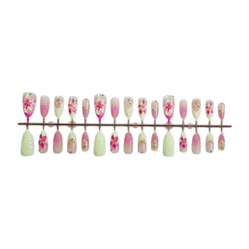 Kunstnagelset mit floralen 3D-Designs Brehn