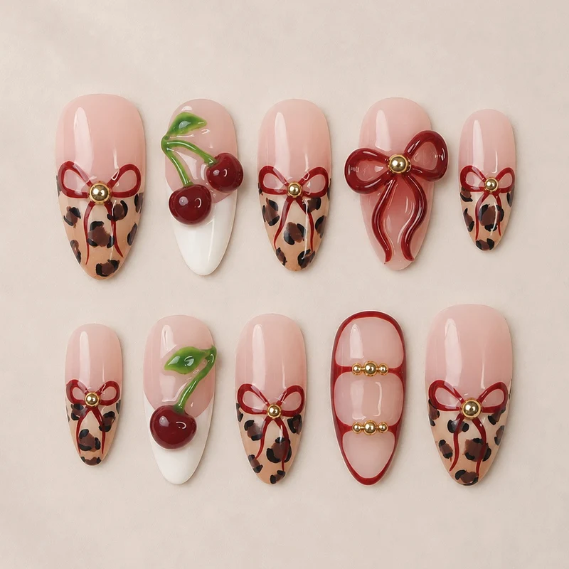 Kunstnagelset mit stilvollen floralen und animalischen Akzenten Brehn