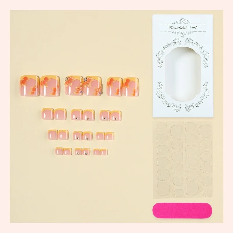 Kunstnagelset mit floralem Design und eleganten Akzenten Brehn