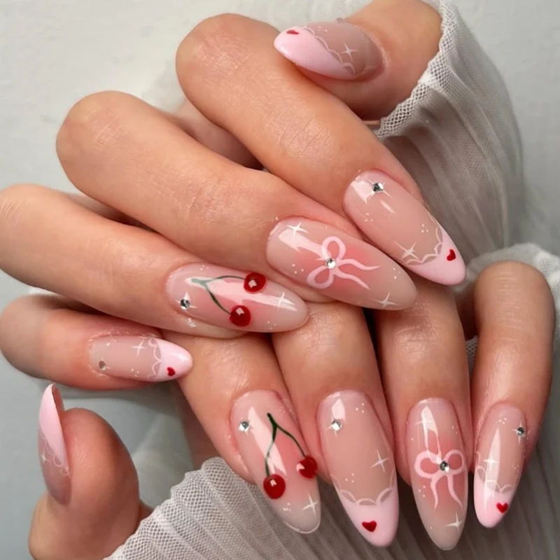 Kunstnagelset mit kreativen Blumen- und Herzdesigns Brehn