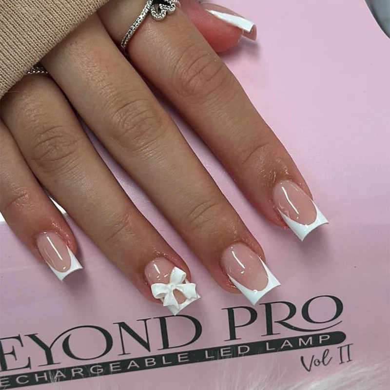Kunstnagelset mit luxuriösem Hochglanz und eleganter Form Brehn