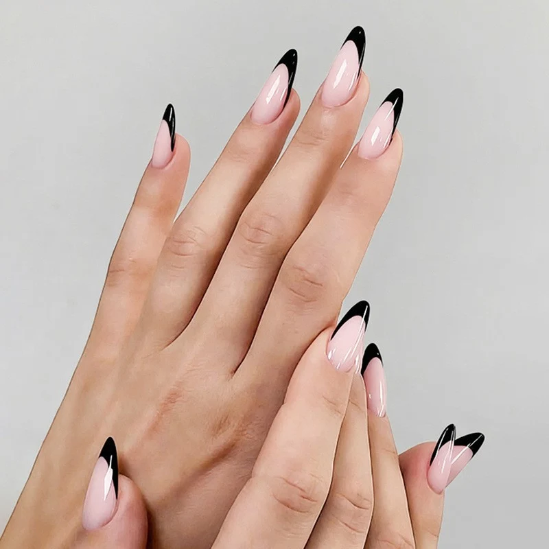Kunstnagelset mit luxuriösem Hochglanz und eleganter Form Brehn