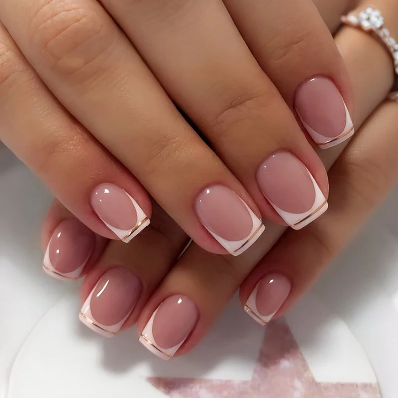 Kunstnagelset mit luxuriösem Hochglanz und eleganter Form Brehn