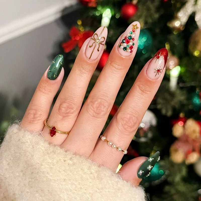 Kunstnagelset mit funkelnden Weihnachtsmotiven Brehn