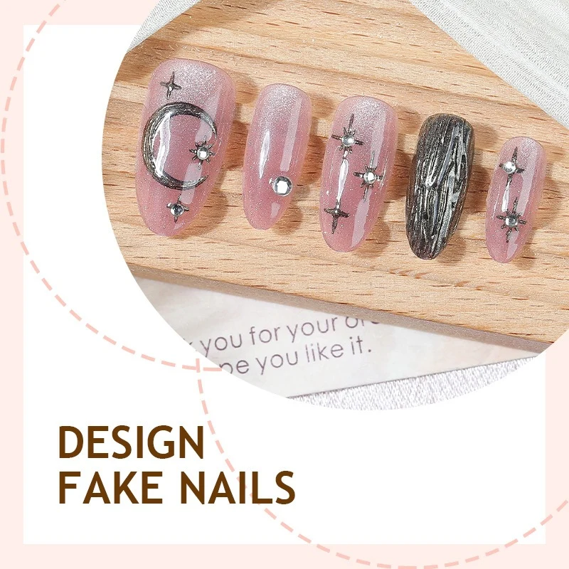 Kunstnagelset mit funkelnden Sternen- und Mondmotiven Brehn