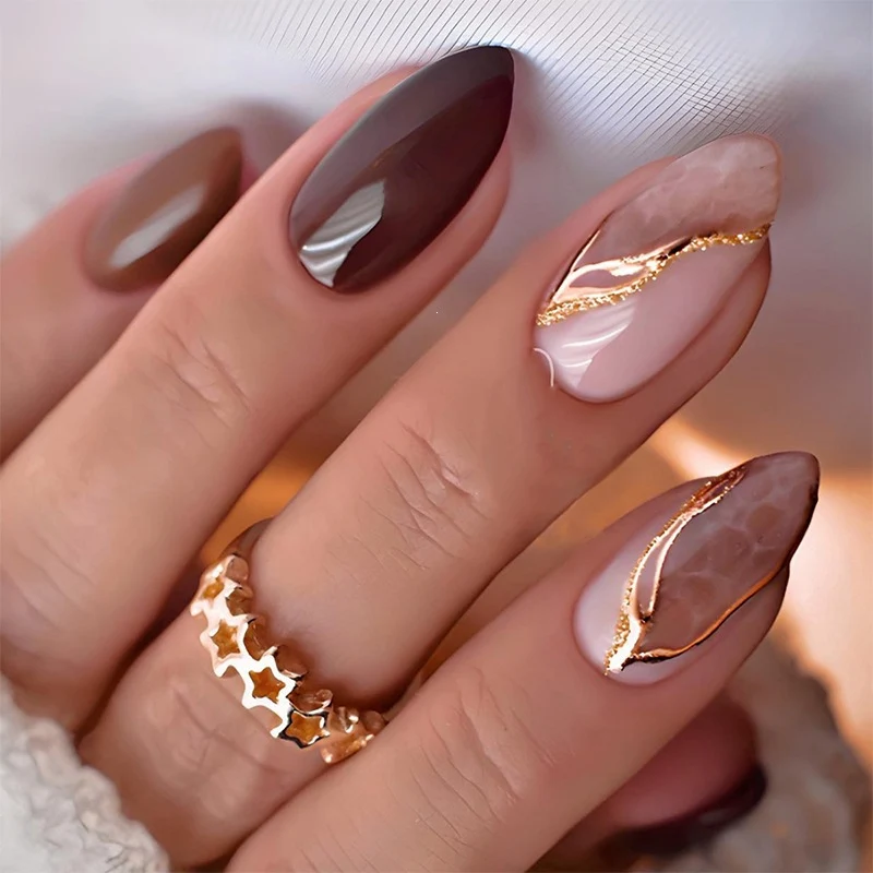 Kunstnagelset mit eleganten Glitzer- und Farbverlauf-Mustern Brehn