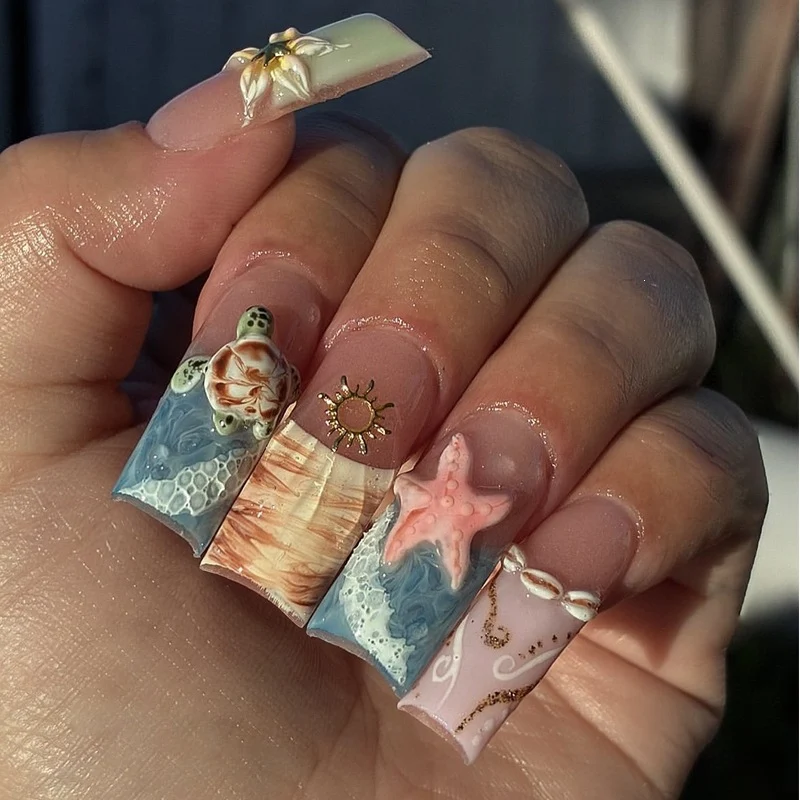 Kunstnagelset mit floralen und maritimen Mustern Brehn