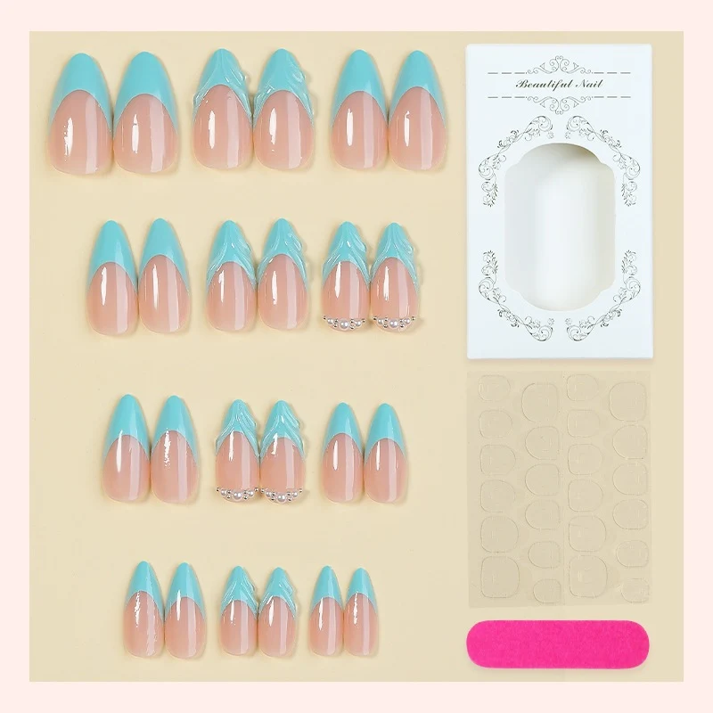 Kunstnagelset mit eleganten French-Spitzen Brehn