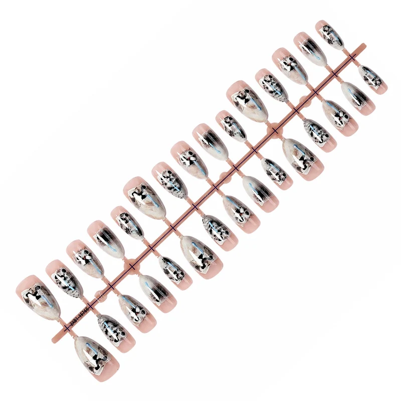 Kunstnagelset mit eleganten floralen Motiven und geplotteten Designs Brehn