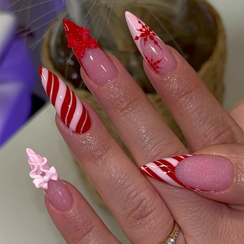 Kunstnagelset mit festlichen 3D-Sternen und eleganten Weihnachtsdesigns Brehn