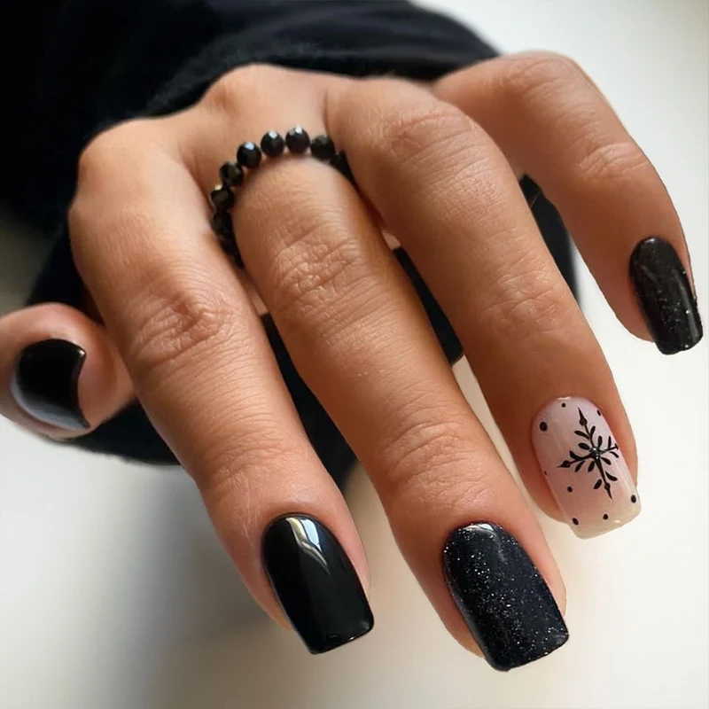 Kunstnagelset mit festlichem Winterthema Brehn
