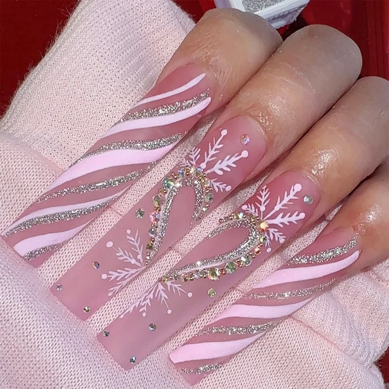 Kunstnagelset mit festlichem Winterthema Brehn
