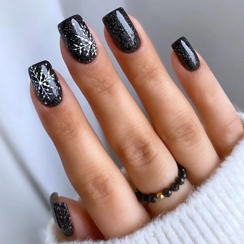 Kunstnagelset mit festlichem Winterthema Brehn