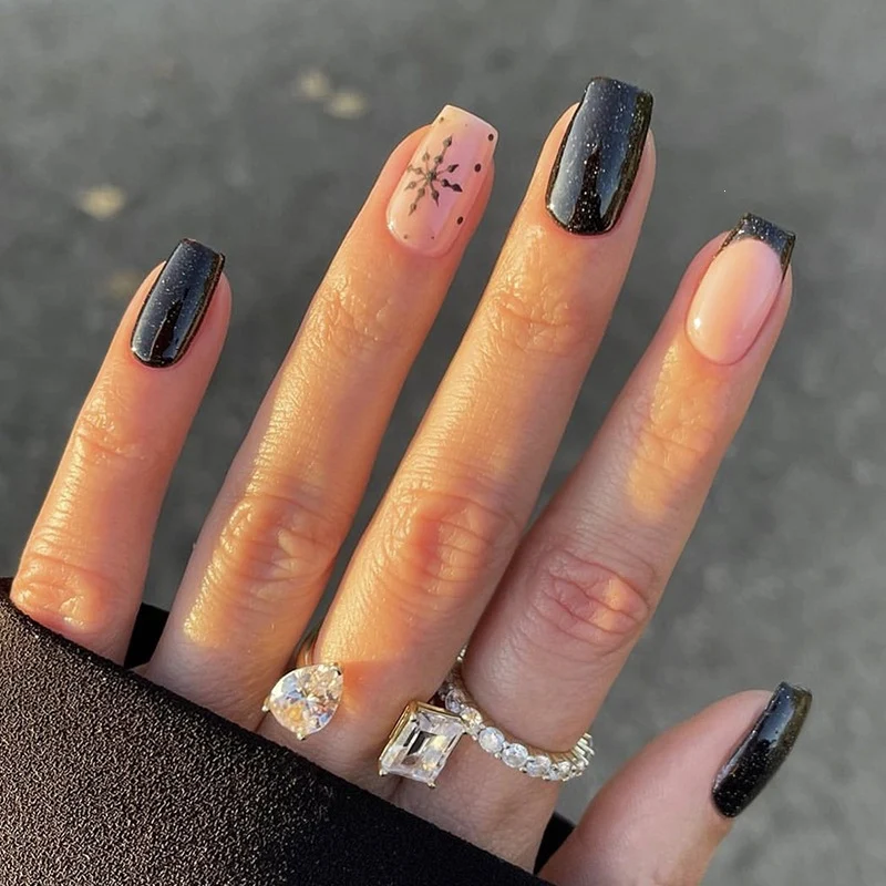 Kunstnagelset mit festlichem Winterthema Brehn