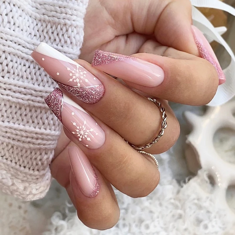 Kunstnagelset mit festlichem Winterthema Brehn