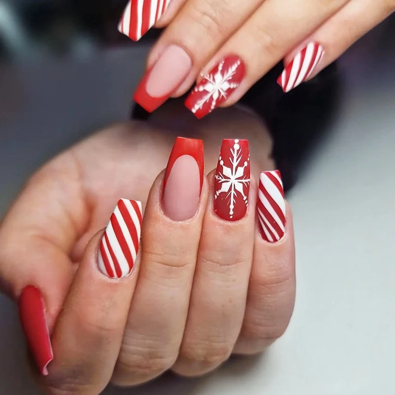 Kunstnagelset mit festlichem Winterthema Brehn
