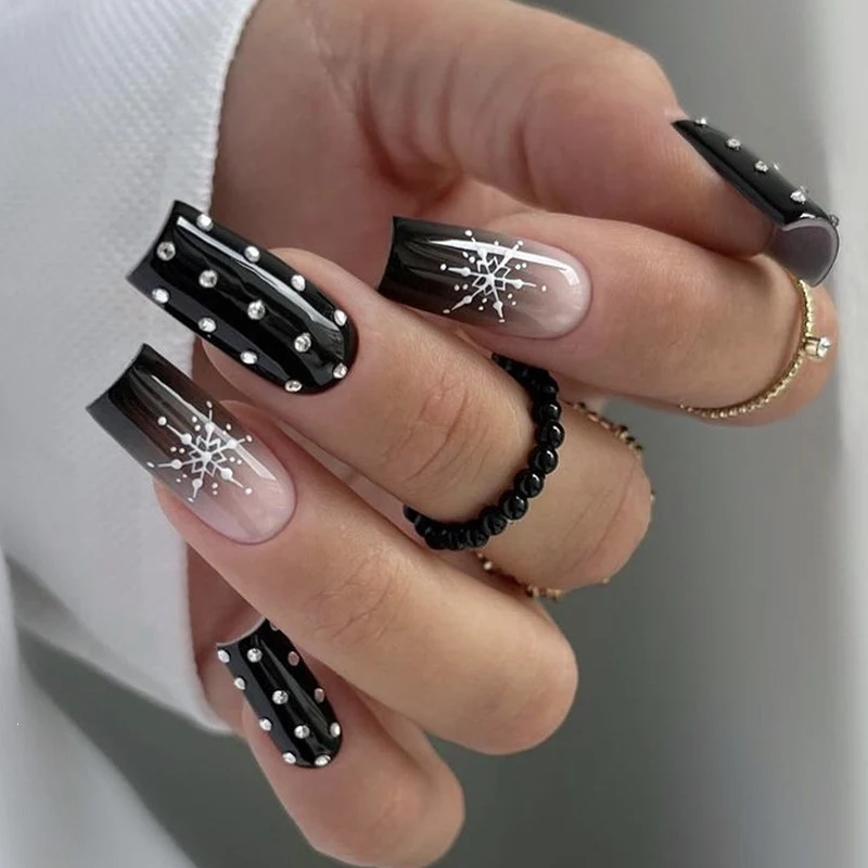 Kunstnagelset mit festlichem Winterthema Brehn